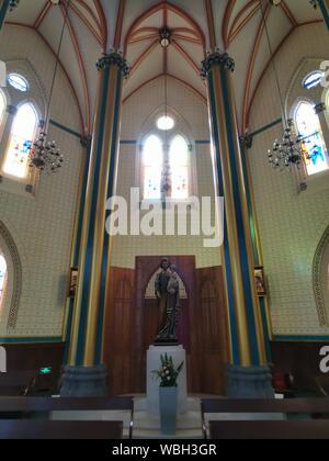 Beijing, Beijing, Chine. Août 27, 2019. Beijing, Chine du nord-est de l'Église une église catholique située à no33 xishuku street, Dongcheng District, Beijing.Ouvert en 1703, il était une fois la cathédrale de l'évêque du diocèse catholique de Pékin, et est l'une des plus grandes et des plus anciennes églises de Beijing. Crédit : SIPA Asie/ZUMA/Alamy Fil Live News Banque D'Images