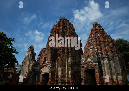 Le petit temple Khmer Prang Khaek, era, dans Lopburi, Thaïlande. C'est le plus vieux temple de la ville. Banque D'Images