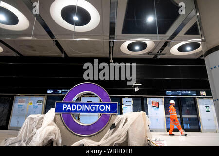 L'une des plates-formes pour la nouvelle ligne Elizabeth à la gare de Paddington à Londres que des derniers développements dans le projet traverse continueront de progresser. Banque D'Images