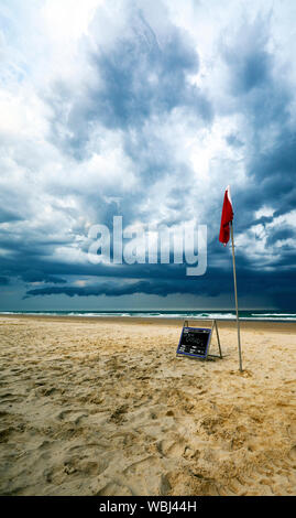 Coolum Beach fermée pour thunder storm Sunshine Coast Australie Queensland Banque D'Images