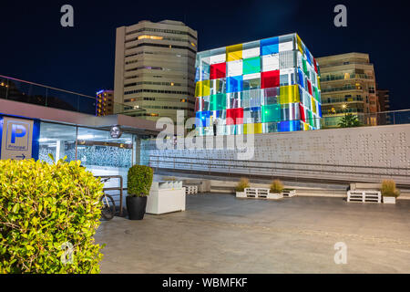 MALAGA, COSTA DEL SOL, ESPAGNE - CIRCA MAI 2019 : Centre Pompidou à Port de Malaga sur la Costa del Sol en Andalousie, Espagne Banque D'Images