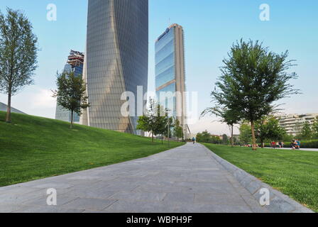 MILAN, ITALIE, le 24 août 2019 -Photo dans nouvelle zone 'ville' dans la vie complexe 3 Torri Milan place, Hadid, Isozaki et Libeskind towers Banque D'Images