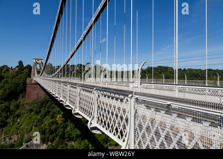 Pont suspendu de Clifton, au cours de l'Avon Gorge, Bristol. Conçu par Isambard Kingdom Brunel et achevé en 1864. Banque D'Images