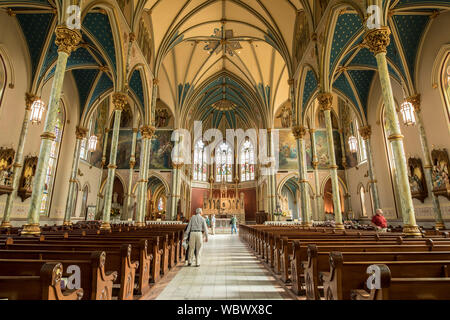 SAVANNAH, GÉORGIE - 30 novembre 2016 : l'intérieur de la cathédrale St Jean le Baptiste, le 5 septembre 2016. La cathédrale a été fondée vers 1791 par la f Banque D'Images