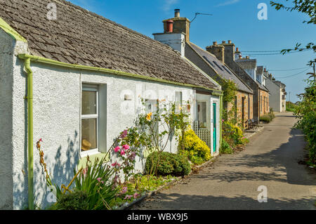 DORNOCH SUTHERLAND EN ÉCOSSE LES VIEILLES MAISONS DE PETITE VILLE DANS CARNAIG STREET construit vers 1850 Banque D'Images