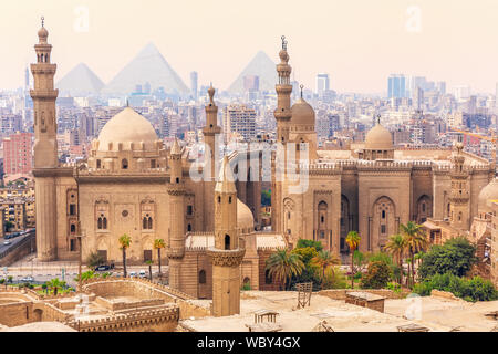 Mosque-Madrassa du Sultan Hassan dans la vieille ville du Caire, Egypte Banque D'Images