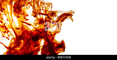 Motion liquide couleur dans l'eau. Peinture abstraite fond splash. Swirl design encre frontière isolé sur blanc. Banque D'Images