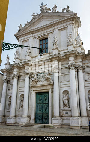 L'église de Chiesa di Santa Maria Assunta detta I Gesuiti de Calle de la Scuola dei Boteri, Venise, Italie Banque D'Images