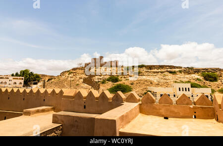 Vieux château sur la colline à Mascate, Sultanat d'Oman. Banque D'Images