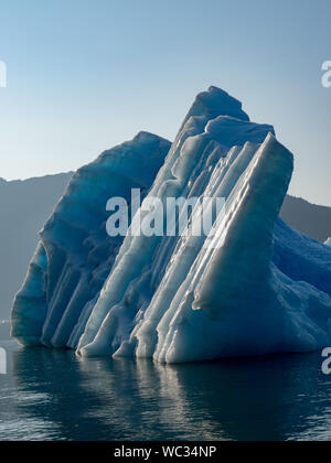 Belle glace glaciale bleue du glacier Leconte près de Petersburg, aux États-Unis Banque D'Images