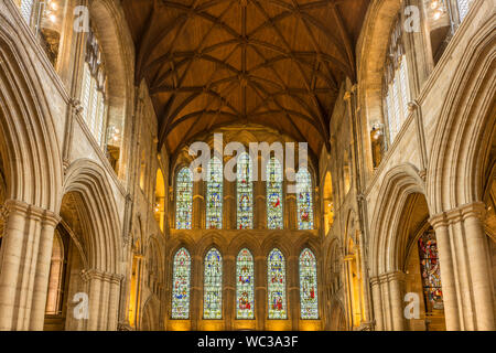 L'ouest avant de Ripon cathédrale. L'un des meilleurs exemples d'architecture gothique anglais en Angleterre, l'ouest avant de Ripon cathédrale a été bui Banque D'Images