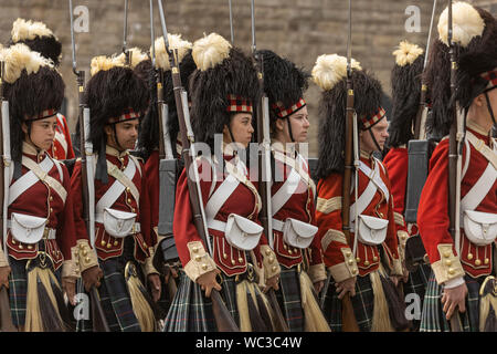 Le 78e Highlanders quitte la Citadelle d'Halifax pour une liberté de la ville de mars dans la rue d'Halifax, Nouvelle-Écosse, le vendredi 23 août 2019. Banque D'Images