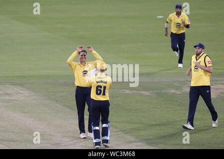 Durham, Royaume-Uni. 27 août 2019. Birmingham Bears' Chris Green célèbre après bowling Durham au cours de l'acier Scott Vitalité T20 Blast match entre Durham County Cricket Club et Birmingham à ours Unis Riverside, Chester le Street le mardi 27 août 2019. (Crédit : Mark Fletcher | MI News) Credit : MI News & Sport /Alamy Live News Banque D'Images