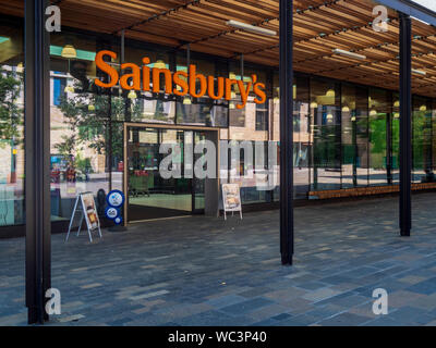 L'entrée du magasin Sainsbury's - Entrée d'une boutique - supermarché Sainsburys Sainsburys Banque D'Images