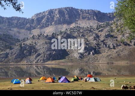 Camping au bord de lac baranda à Antalya Banque D'Images