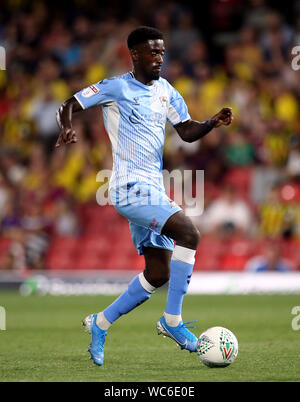 La ville de Coventry Jordy Hiwula au cours de la deuxième ronde de la Coupe du buffle match à Vicarage Road, Watford. Banque D'Images