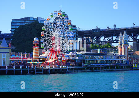 SYDNEY, AUSTRALIE - 15 JUL 2018- vue quotidienne du Luna Park amusement park situé à Milsons Point, sur la rive nord du port de Sydney à Sydney, N Banque D'Images