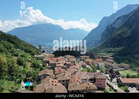 Tenno, Trento/Italie - 08/07/2019 : Le château de Tenno, Trentin-Haut-Adige, Alto Garda et communauté Ledro Banque D'Images