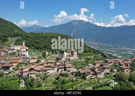 Tenno, Trento/Italie - 08/07/2019 : Le château de Tenno, Trentin-Haut-Adige, Alto Garda et communauté Ledro Banque D'Images