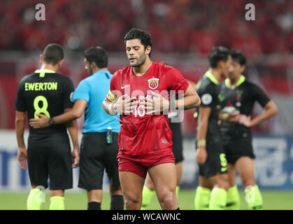 Shanghai, Chine. Août 27, 2019. Hulk de Shanghai EPOP FC réagit au cours d'un match de la Ligue des Champions de l'AFC entre Shanghai EPOP FC de la Chine et de l'Urawa Red Diamonds du Japon à Shanghai, la Chine orientale, le 27 août 2019. Credit : Ding Ting/Xinhua/Alamy Live News Banque D'Images