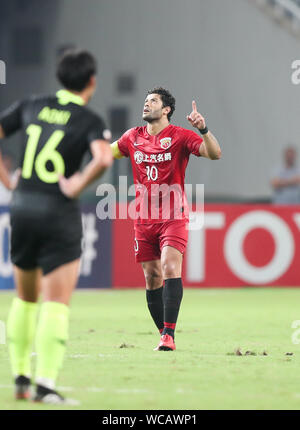 Shanghai, Chine. Août 27, 2019. Hulk de Shanghai EPOP FC réagit au cours d'un match de la Ligue des Champions de l'AFC entre Shanghai EPOP FC de la Chine et de l'Urawa Red Diamonds du Japon à Shanghai, la Chine orientale, le 27 août 2019. Credit : Ding Ting/Xinhua/Alamy Live News Banque D'Images