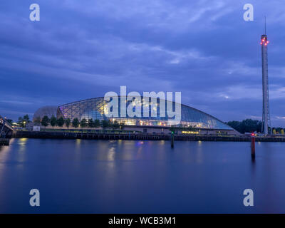 La Rivière Clyde à Glasgow Science Centre building le 21 juillet 2017 à Glasgow, en Écosse. Centre des sciences de la BBC est une attraction qui fait partie d'e Banque D'Images