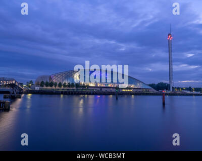 La Rivière Clyde à Glasgow Science Centre building le 21 juillet 2017 à Glasgow, en Écosse. Centre des sciences de la BBC est une attraction qui fait partie d'e Banque D'Images