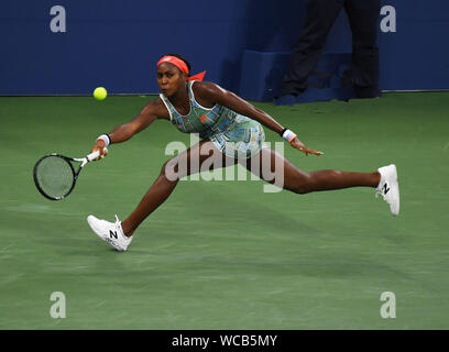 New York, USA. Août 26, 2019. Flushing Meadows New York US Open Tennis Jour 2 27/08/2019 Coco Gauff (USA) alors qu'elle gagne le premier match en trois sets. Credit : Roger Parker/Alamy Live News Banque D'Images