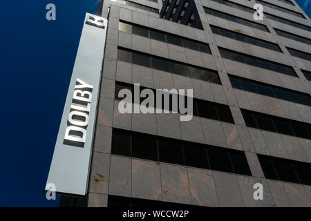 Les Laboratoires Dolby signe et logo sur façade de quartier général à South of Market (SoMa) ou de voisinage Banque D'Images
