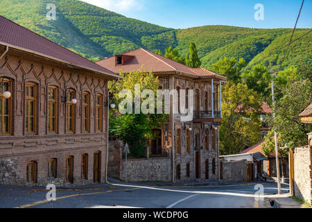 Shaki, Azerbaïdjan 24 août 2019 Rue de la vieille ville Banque D'Images