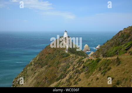 Phare pittoresque à Nugget point, dans la région de Catlins de Southland, Nouvelle-Zélande Banque D'Images