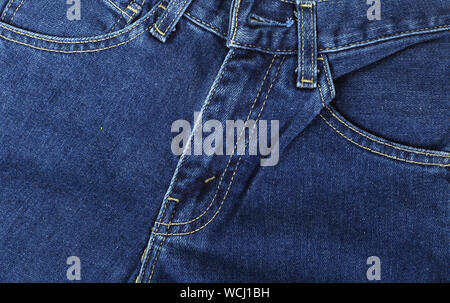 Vêtements, chaussures et accessoires - Vue avant du fragment libre blue-jeans Banque D'Images