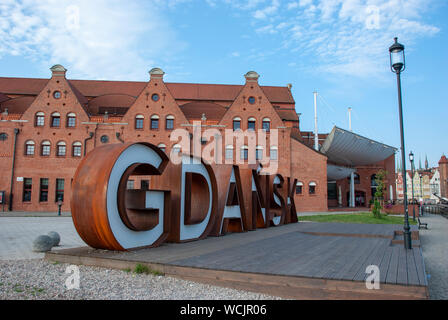 Célèbre big et Rusty lettres de la ville de Gdansk en Pologne Banque D'Images