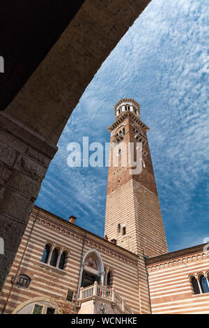 Vérone, Italie, Europe, août 2019, la tour du Palazzo della Ragione Banque D'Images