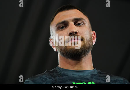 Vassili Lomachenko lors de l'entraînement public à la York Hall, Londres. Banque D'Images