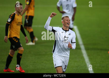 Swansea, Royaume-Uni. Août 28, 2019. Sam Surridge de Swansea City célèbre après qu'il marque son 3e but des équipes. Carabao cup 2ème tour match, EFL Cup, Swansea City v Cambridge Utd au Liberty Stadium de Swansea, Pays de Galles du Sud le mercredi 28 août 2019. Cette image ne peut être utilisé qu'à des fins rédactionnelles. Usage éditorial uniquement, licence requise pour un usage commercial. Aucune utilisation de pari, de jeux ou d'un seul club/ligue/dvd publications pic par Andrew Verger/ Crédit : Andrew Orchard la photographie de sport/Alamy Live News Banque D'Images