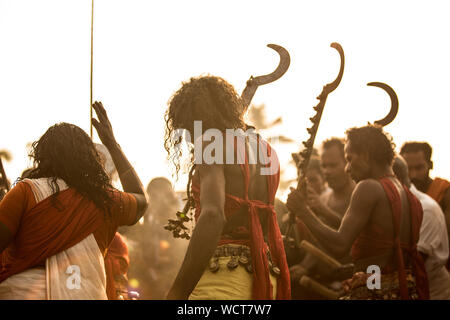 Kodungallur bharani kaavu festival hindou théendal culture indienne tourisme kérala dévotion langue perçage rituel religieux Banque D'Images