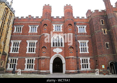 Maquette des Géorgiens, reconstruction Tudor Cour de l'horloge, le Palais de Hampton Court, East Molesey, Surrey, Angleterre, Grande-Bretagne, Royaume-Uni, UK, Europe Banque D'Images