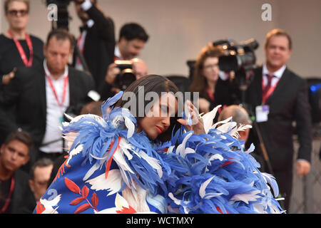 Venise, Italie. Août 28, 2019. Iman, marche le tapis rouge de l'avant de la cérémonie d'ouverture durant le 76e Festival du Film de Venise à Sala Casino le 28 août 2019 à Venise, Italie. Credit : Andrea Merola/éveil/Alamy Live News Banque D'Images