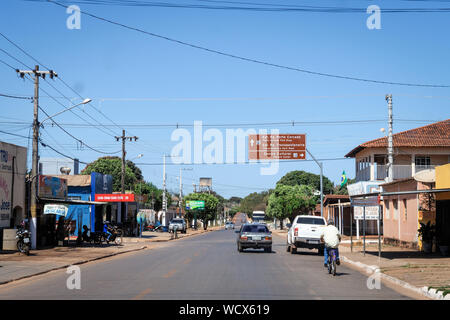 Pocone, Mato Grosso, Brésil - 10 août 2018 : la conduite par la Transpantaneira à Pocone dans le Pantanal, Mato Grosso, Brésil, Amérique du Sud. Banque D'Images