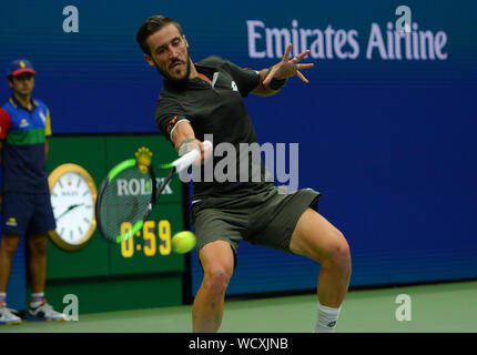 New York, USA. Août 28, 2019. New York Flushing Meadows US Open 2019 28/08/19 Jour 3 Damir Dzumhur (BIH) dans la deuxième tour Photo Anne Parker International Sports - Photos Ltd/Alamy Live News Banque D'Images