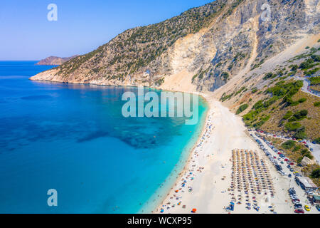 Célèbre Plage de Myrtos sur l'île de Céphalonie, Grèce. Banque D'Images