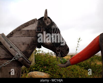 Pit Pony en bois tourné sur une promenade côtière du nord du Pays de Galles Banque D'Images