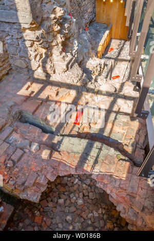 Londres, Royaume-Uni - 22 mai 2018 : artefacts romains autour de la proximité de la cathédrale de Southwark découvert en 1977, trouvé par les archéologues l'excavation dans la Cat Banque D'Images