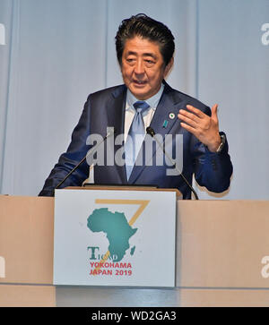 Le Premier ministre japonais Shinzo Abe discours prononce le discours principal lors de la cérémonie d'ouverture de la TICAD 7 (la septième Conférence internationale de Tokyo sur le développement de l'Afrique ) au centre de conférences Pacifico Yokohama, Yokohama, Japon, Kanagawa-Prefecture le 28 août 2019. Banque D'Images