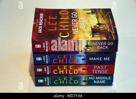Quatre livres de seconde main Jack Reacher par Thriller Writer Lee enfant. Banque D'Images