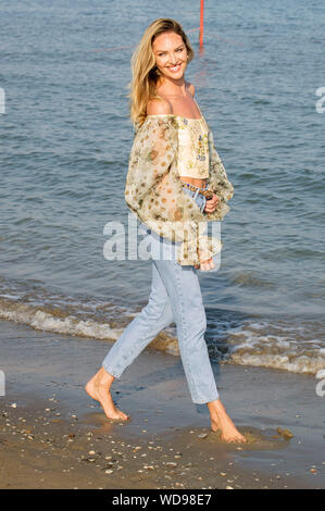 Candice Swanepoel lors d'un photocall à la Biennale di Venezia 2019 / 76e Festival International du Film de Venise au Lido. Venise, l'utilisation dans le monde entier 27.08.2019 | Banque D'Images