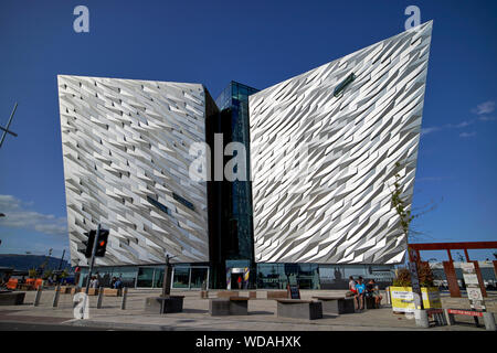 Titanic belfast titanic museum Belfast Irlande du Nord UK Banque D'Images