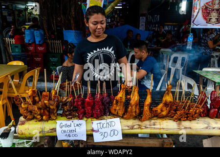 Filipino Street Food, Dinagyang Festival, la Ville d'Iloilo, aux Philippines, l'île de Panay Banque D'Images