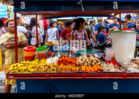 Un Philippin Street Food, la Ville d'Iloilo, aux Philippines, l'île de Panay Banque D'Images